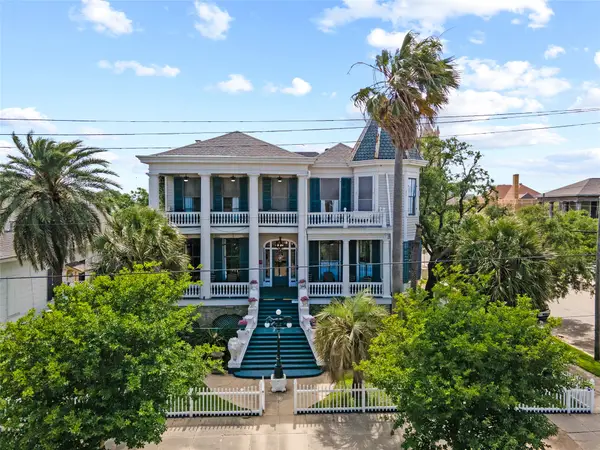 1103 33rd Street, Galveston, TX 77550