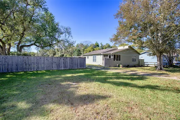 5220 Krueger Drive, Dickinson, TX 77539