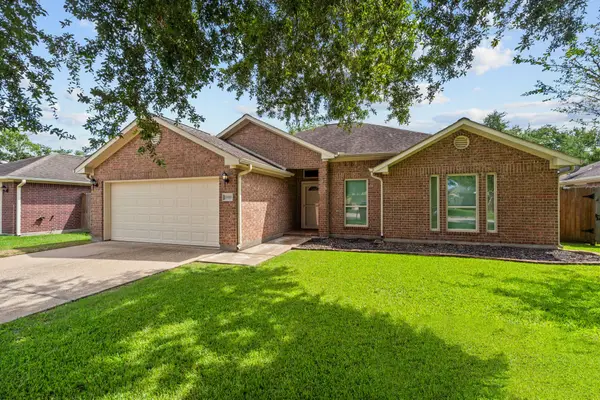 11819 Santa Fe Trail, Santa Fe, TX 77510