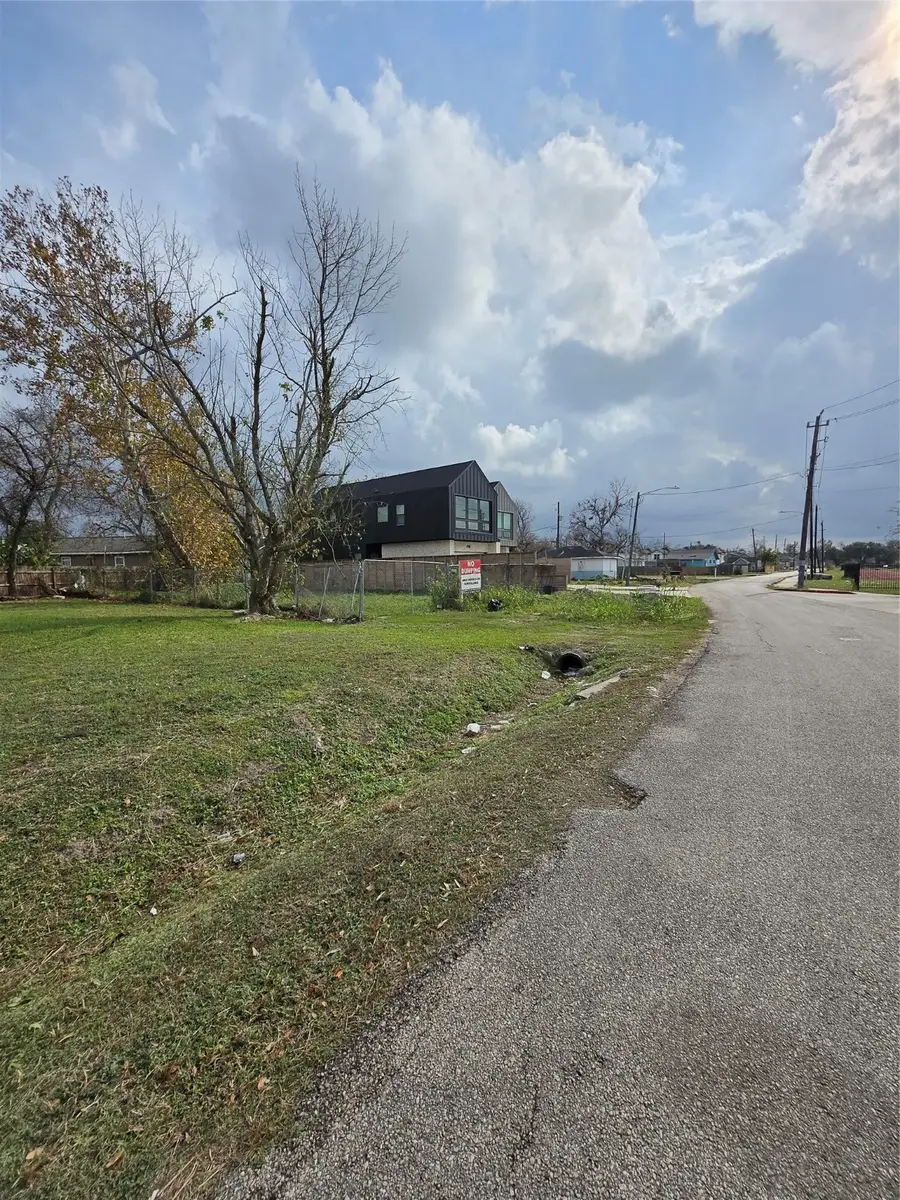 4204 Cortlandt Street, Houston, TX 77018 - #3