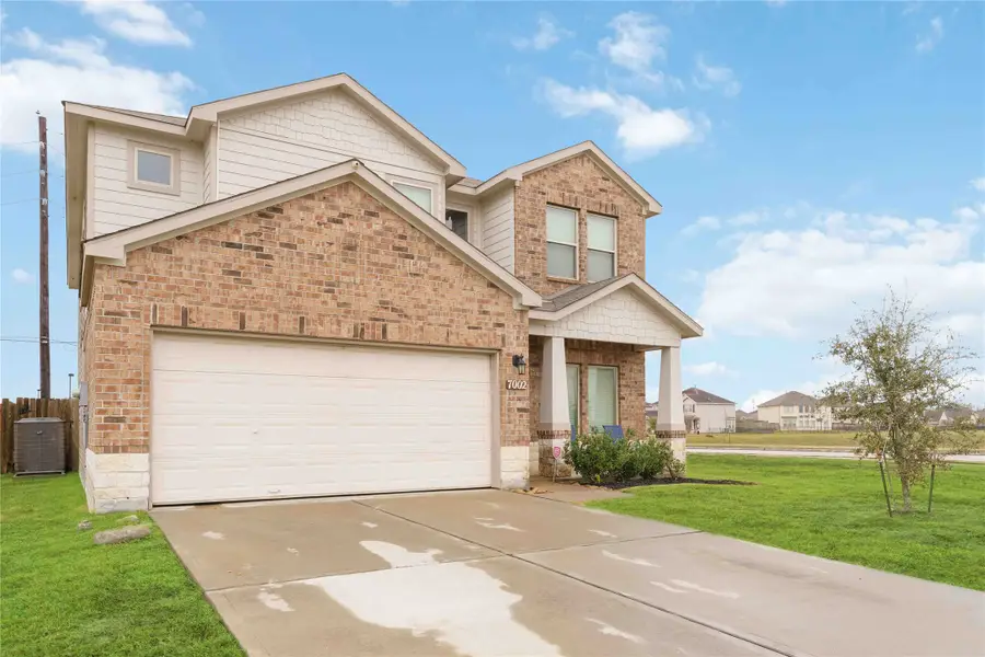 7002 Victorville Drive, Rosharon, TX 77583 - Image #2