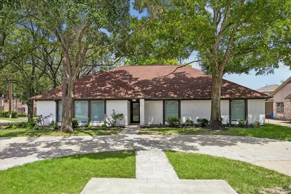2930 Riata Lane, Houston, TX 77043