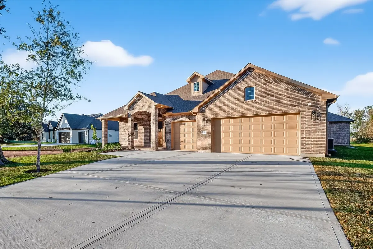 350 Lakeland Circle, Rosharon, TX 77583 - Image #1