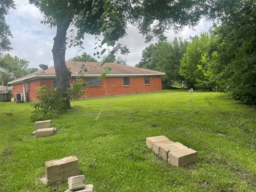 2324 14th Avenue N, Texas City, TX 77590 - #3