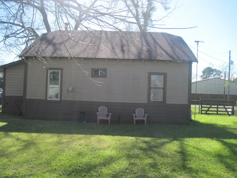 410 W Centre Street, Brazoria, TX 77422 - #3