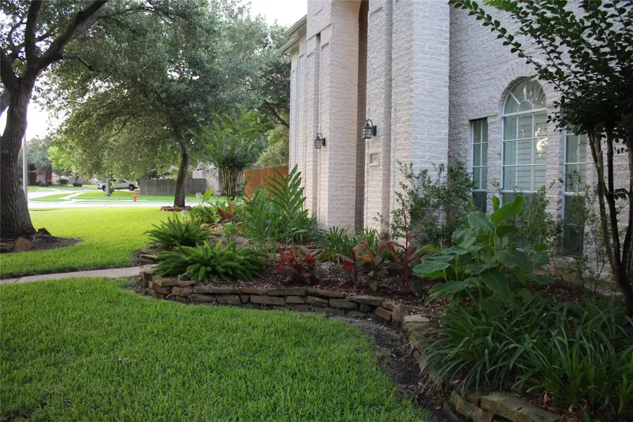 1901 Edgewater Drive, Friendswood, TX 77546 - #2