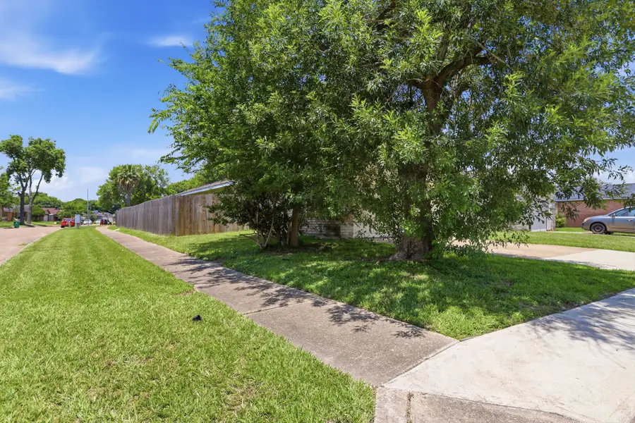 16226 Alden Ridge Drive, Houston, TX 77053 - #2