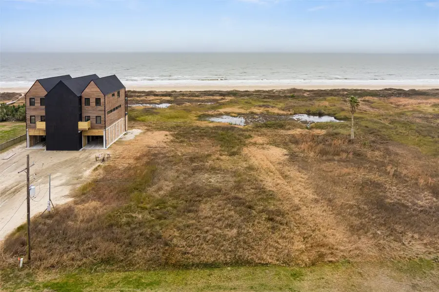 338 Atkinson Street, Crystal Beach, TX 77650 - #2