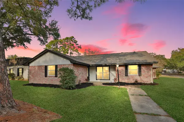 18111 Barbuda Lane, Houston, TX 77058