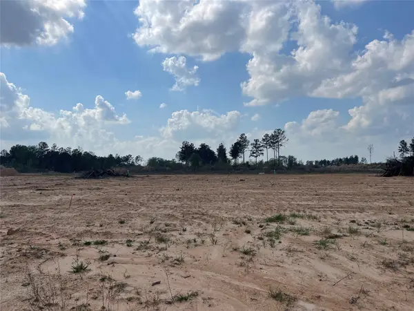51 Road 5102, Cleveland, TX 77327