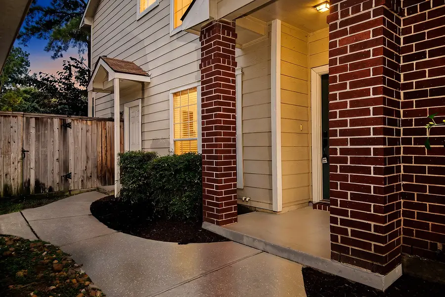 35 S Avonlea Circle, The Woodlands, TX 77382 - #2