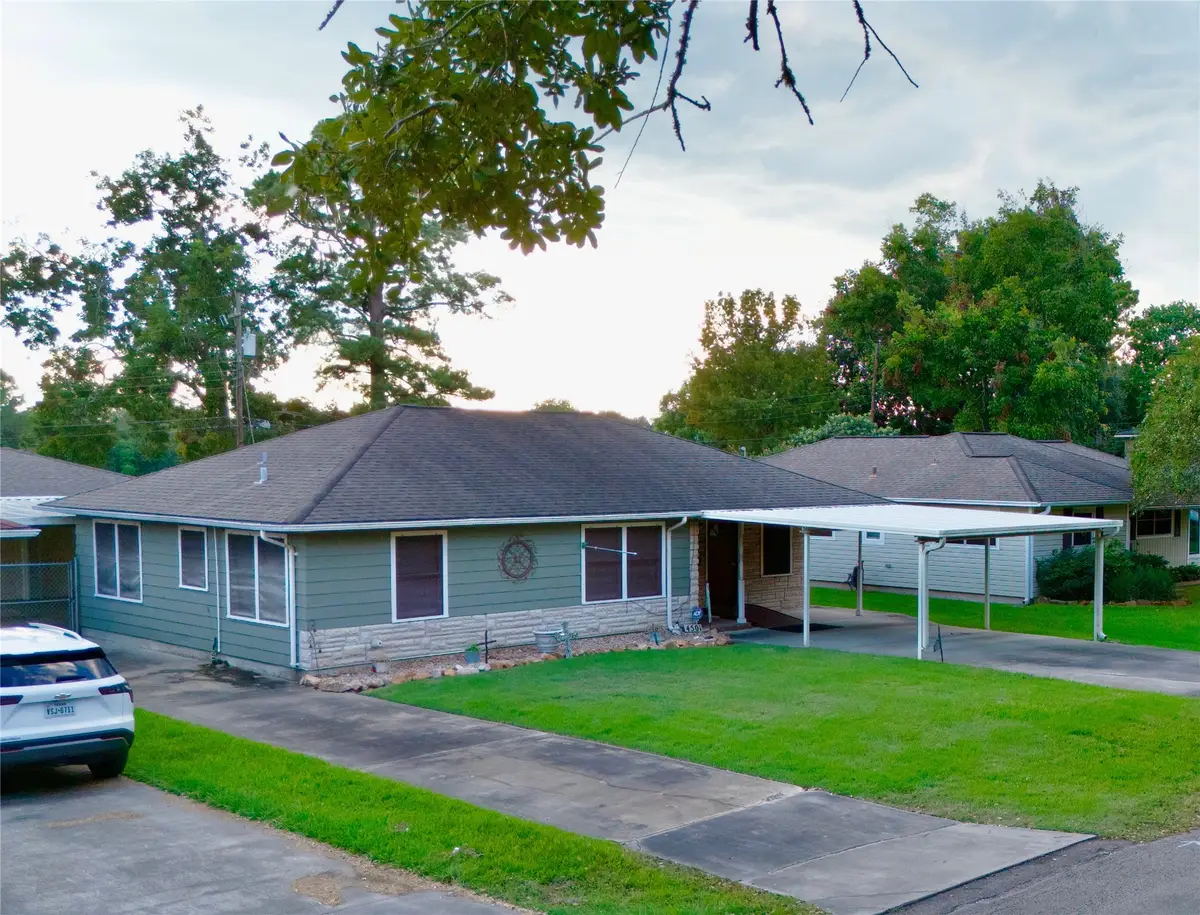 4501 Lawndale Avenue, Groves, TX 77619 - #1