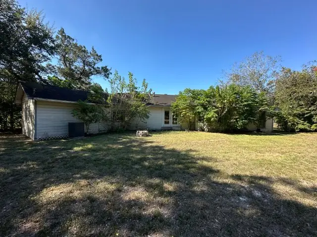 612 S East Street, Edna, TX 77957 - Image #3