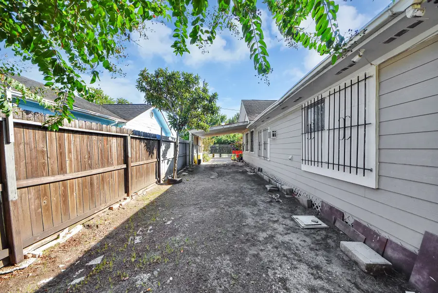 7021 Brownwood Street, Houston, TX 77020 - #3