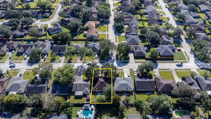 2438 Tall Ships Drive, Friendswood, TX 77546 - Image #2