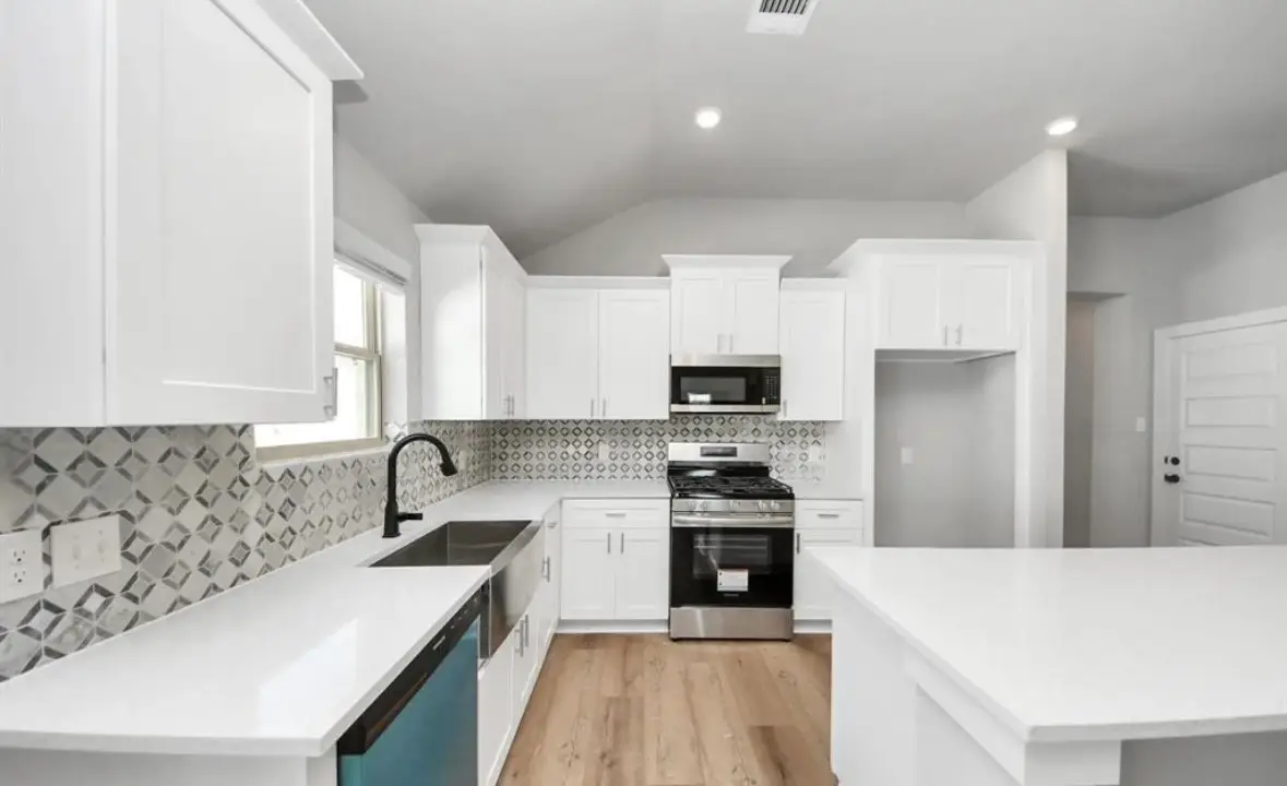 8331 Amethyst Valley Lane, Angleton, TX 77515 - #1