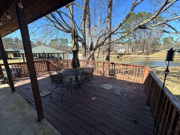 28 Hunters Creek Drive, Huntsville, TX 77340