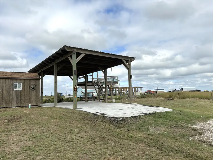 62 Oceania Street, Sargent, TX 77414 - #2