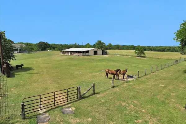 28136 Old Highway 105 W, Montgomery, TX 77316