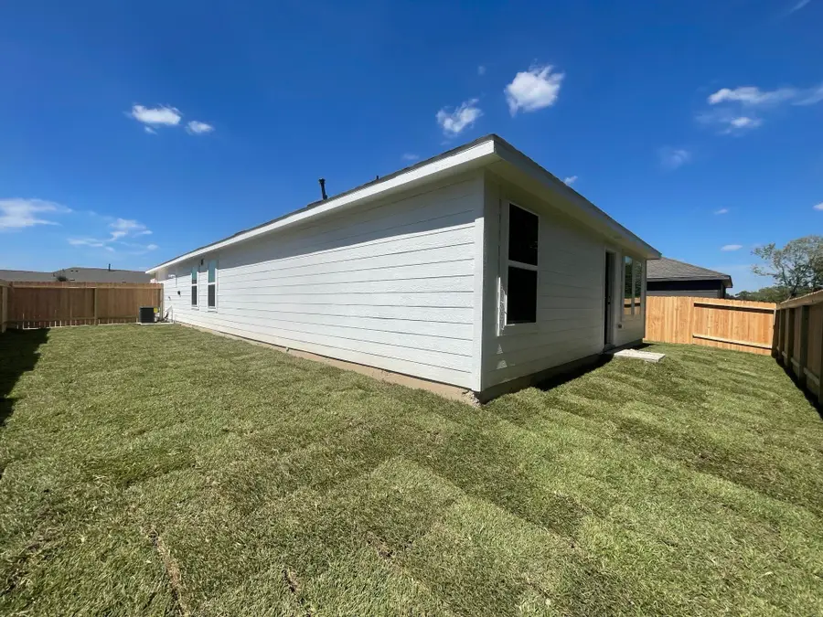 5004 Freedom Lane, Bay City, TX 77414 - Image #2