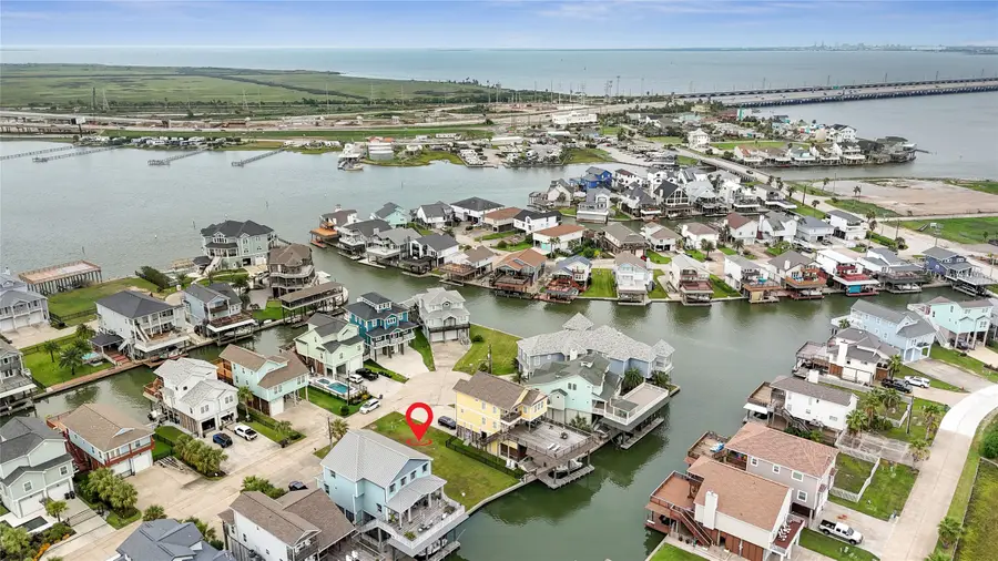 413 Amanda Circle, Tiki Island, TX 77554 - #2