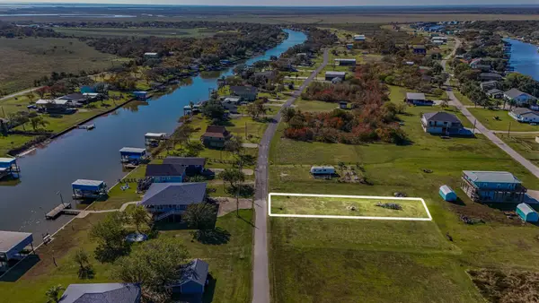 40 County Road 291, Sargent, TX 77414