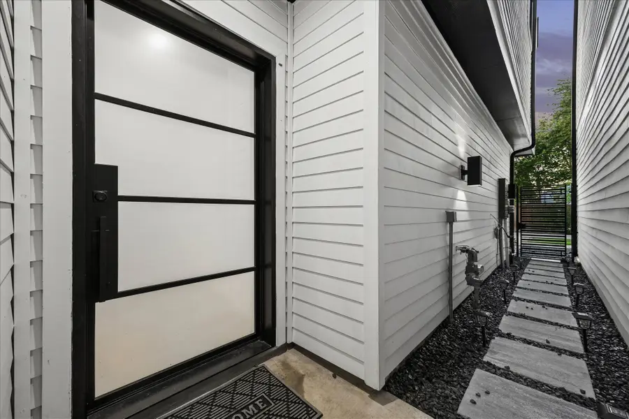 209 W 10th 1/2 Street, Houston, TX 77008 - #3