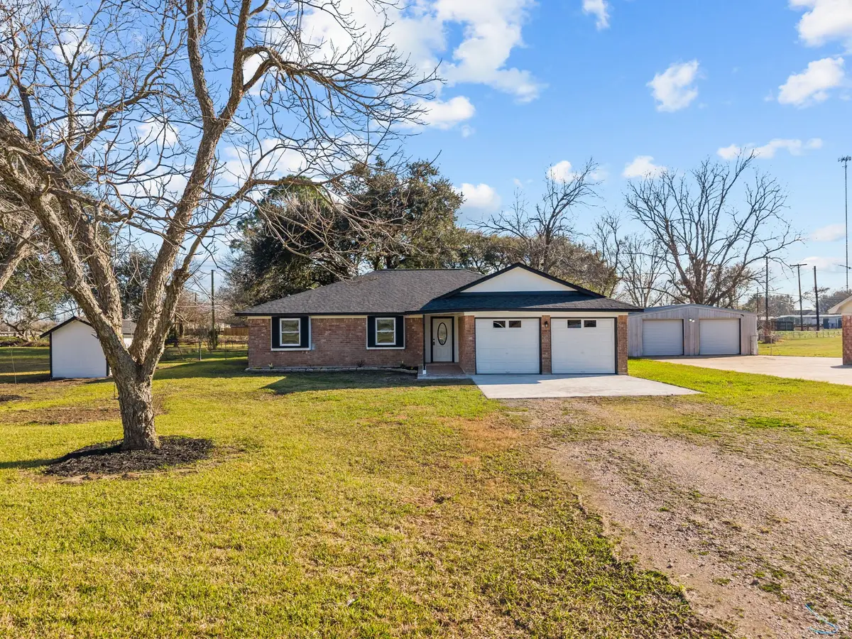 426 County Road 243, Angleton, TX 77515 - #1