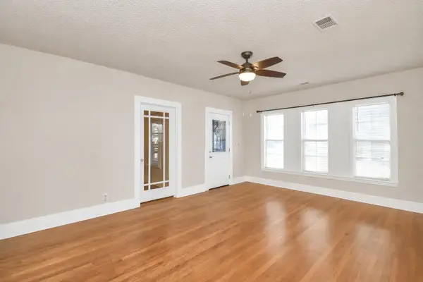 1433 Scharpe Street, Houston, TX 77023