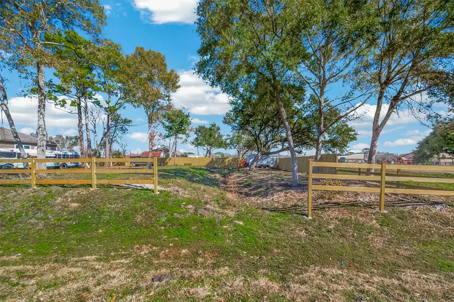 3395 Avenue G, Dickinson, TX 77539 - Image #2