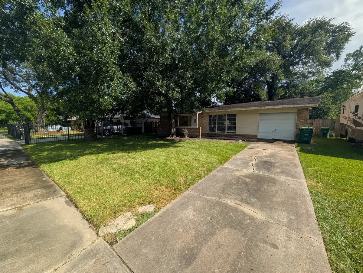 2819 Dragonwick Drive, Houston, TX 77045 - #1
