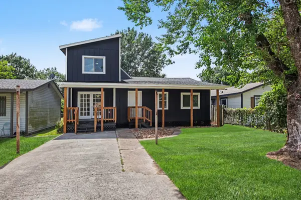 302 Lawrence Street, Tomball, TX 77375