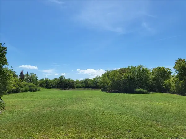 333 24th Street, San Leon, TX 77539