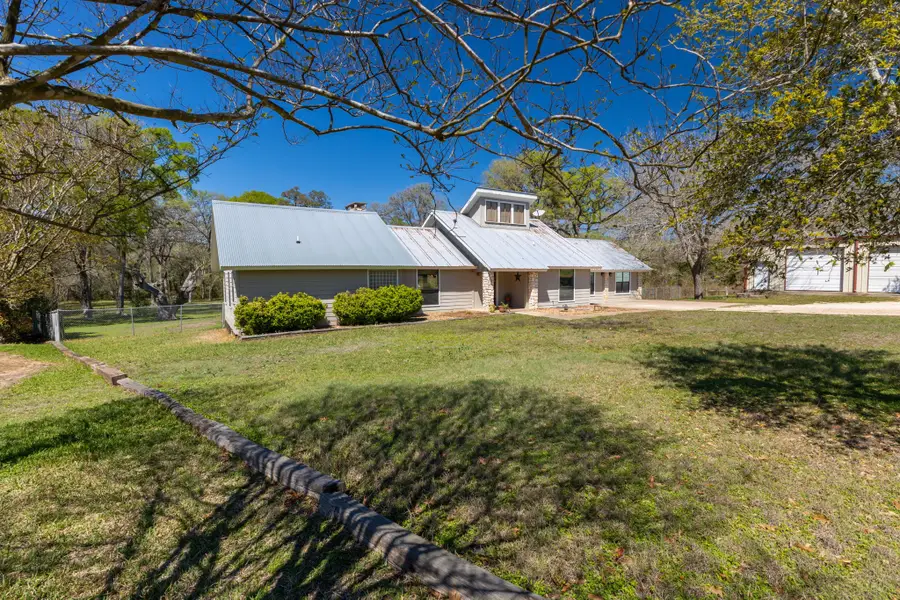 12 Creekwood Drive, Schulenburg, TX 78956 - #2