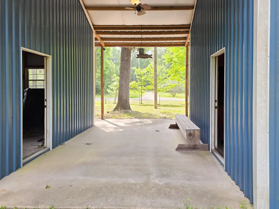 437 E Lumbermans Road, Onalaska, TX 77360 - #2