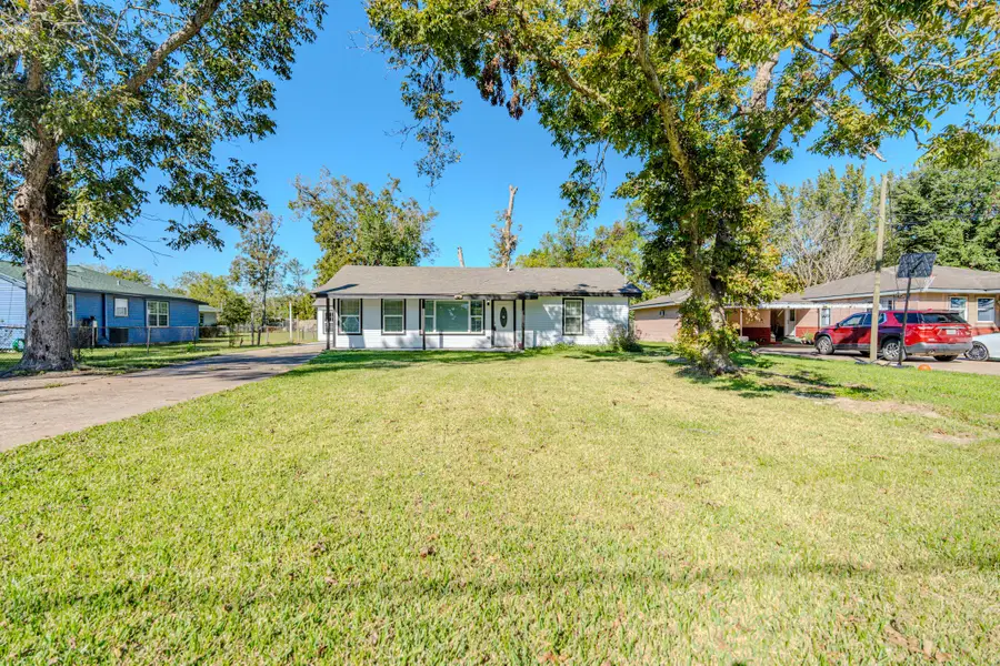 5107 Sycamore Avenue, Pasadena, TX 77503 - #2