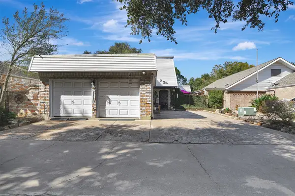 2718 Kissing Camel Court, Missouri City, TX 77459