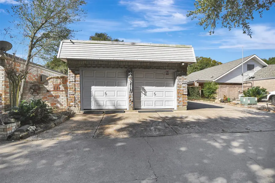2718 Kissing Camel Court, Missouri City, TX 77459 - Image #2