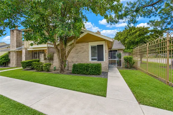 6102 W Airport Boulevard #18, Houston, TX 77035
