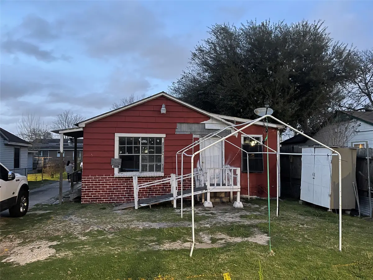 7011 Brownsville Street, Houston, TX 77020 - #1