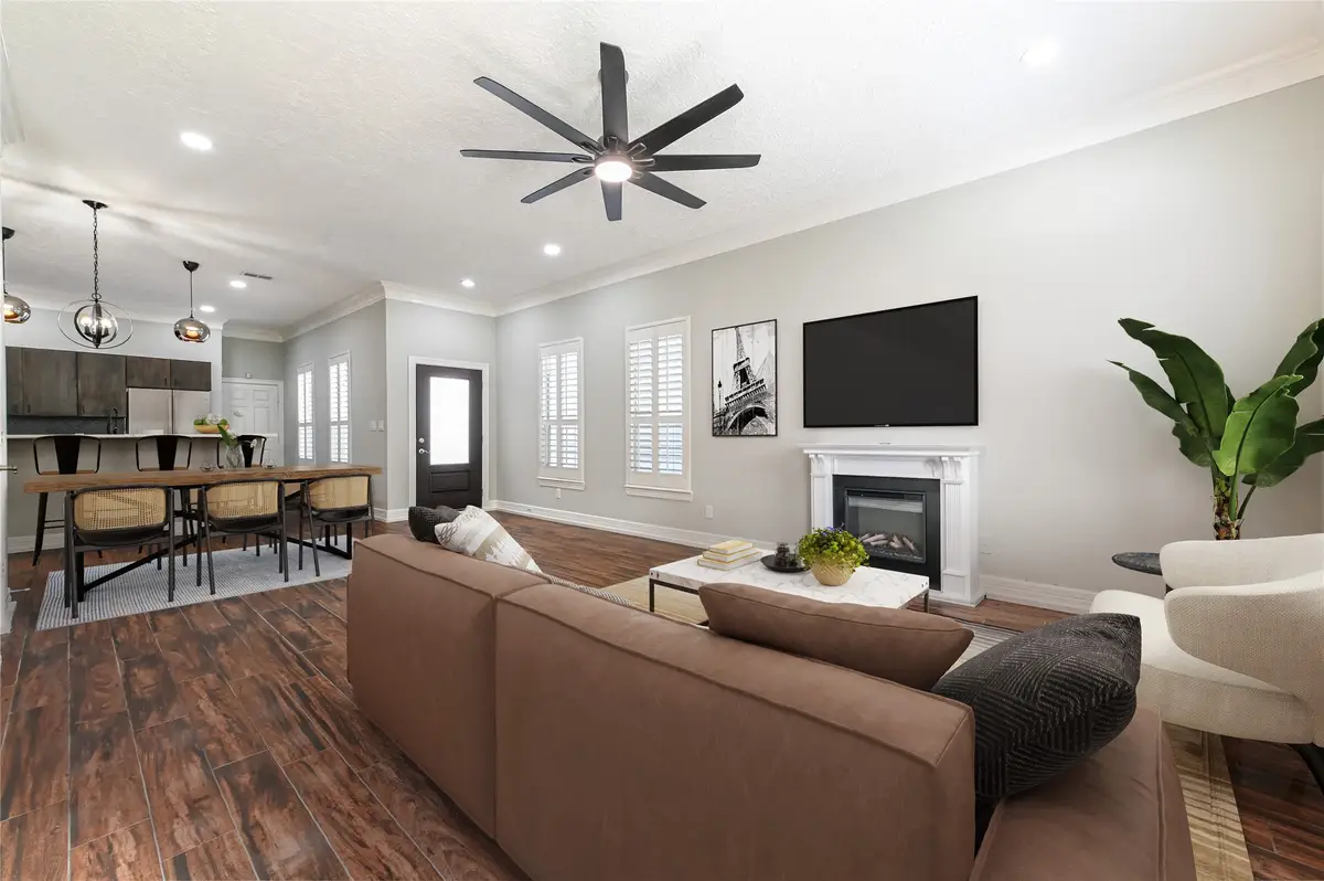 1834 Woodvine Drive, Houston, TX 77055 - Image #1