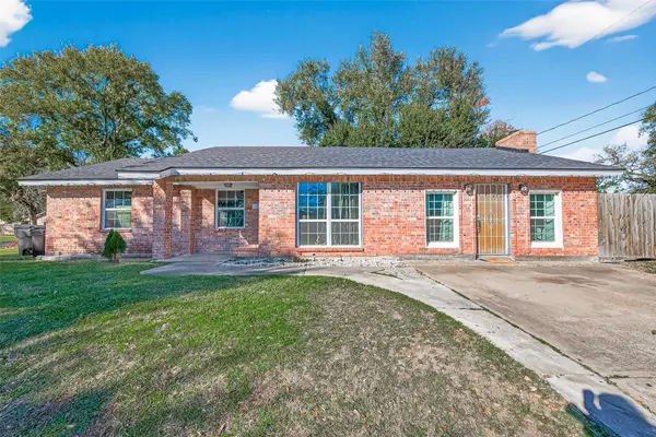 10502 Hollyglen Drive, Houston, TX 77016