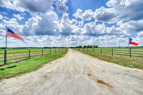 12068 Dunns Fort Road, Hearne, TX 77859