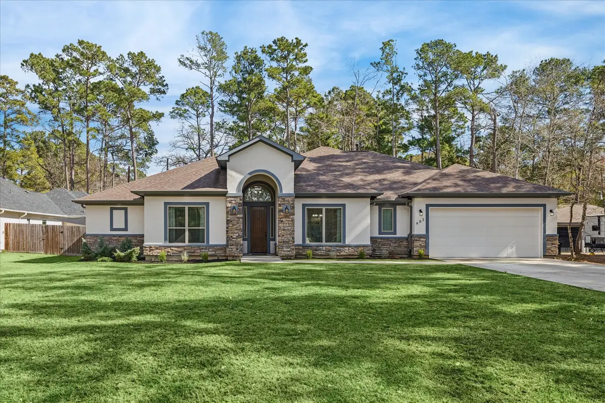 902 Douglas Fir Dr, Magnolia, TX 77354 - Image #1