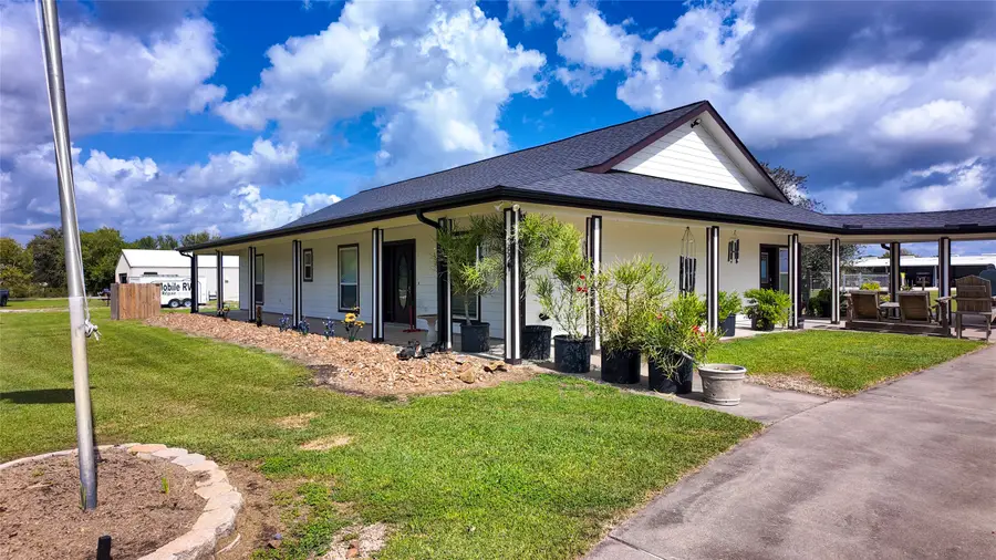 3827 County Road 209, Danbury, TX 77534 - Image #2