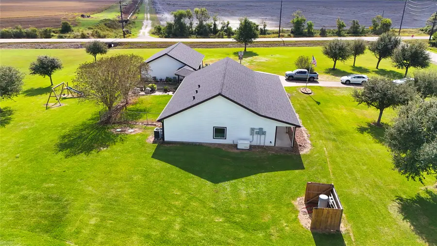 3827 County Road 209, Danbury, TX 77534 - Image #3