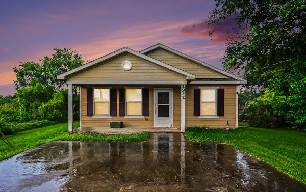 2932 Shady Creek Lane, Freeport, TX 77541