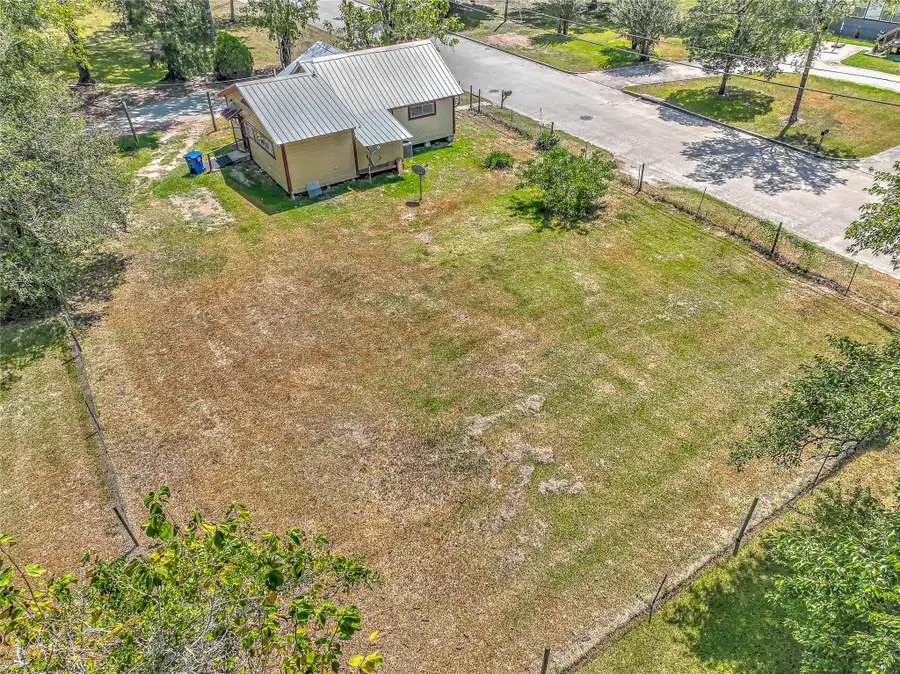 704 W West Street, Livingston, TX 77351 - #2