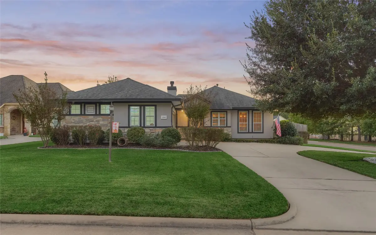 214 Wyndemere Drive, Montgomery, TX 77356 - Image #1