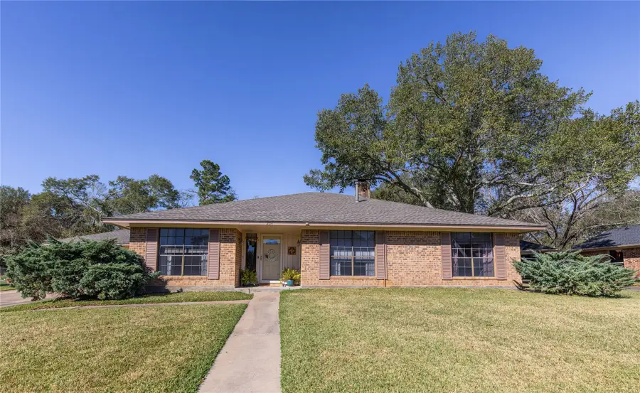 204 Briarwood Drive, Bellville, TX 77418 - #2